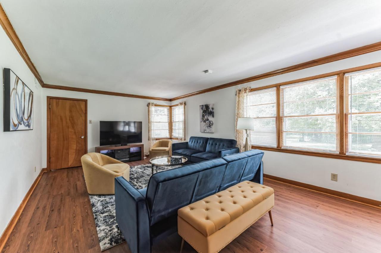Mins To Graceland Secluded Rambling Ranch Style Home Мемфис Экстерьер фото